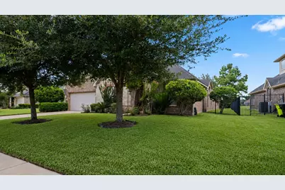 7935 Lake Commons Drive, Rosenberg, TX 77469 - Photo 5
