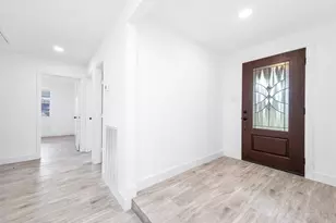 10402 Rancho Bernardo Ln, Sugar Land, TX 77498 - Photo 5