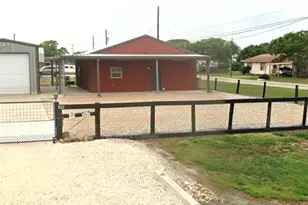 582 Peach St, Matagorda, TX 77457 - Photo 1