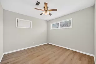 211 E 4th St, Deer Park, TX 77536 - Photo 27