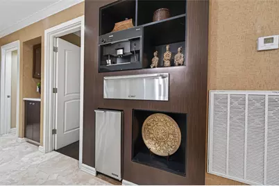 10034 Meadow Lake Lane, Houston, TX 77042 - Photo 13