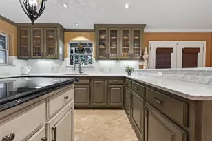 10034 Meadow Lake Ln, Houston, TX 77042 - Photo 7