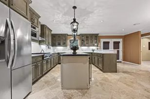 10034 Meadow Lake Ln, Houston, TX 77042 - Photo 5