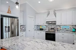 2565 Palm Dr, Crystal Beach, TX 77650 - Photo 15