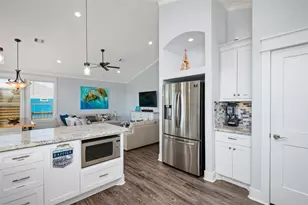 2565 Palm Dr, Crystal Beach, TX 77650 - Photo 15