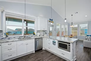 2565 Palm Dr, Crystal Beach, TX 77650 - Photo 17