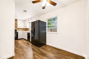7727 Oak Vista St, Houston, TX 77087 - Photo 21