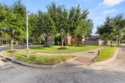 25915 Lockspur Court, Richmond, TX 77406 - Photo 3