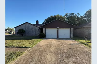 8426 S Meadow Bird Circle, Houston, TX 77489 - Photo 1