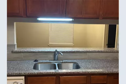 8426 S Meadow Bird Circle, Houston, TX 77489 - Photo 7