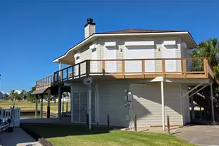 1702 Castaway St, Tiki Island, TX 77554 - Photo 1