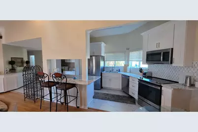 1702 Castaway Street, Tiki Island, TX 77554 - Photo 3