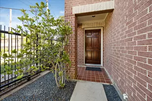 840 W 26th St, Houston, TX 77008 - Photo 3