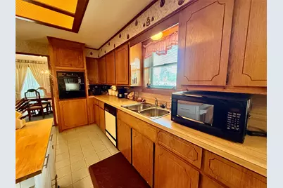 175 Freeman Boulevard, West Columbia, TX 77486 - Photo 9