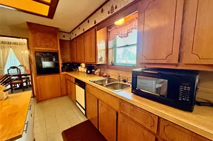 175 Freeman Blvd, West Columbia, TX 77486 - Photo 9