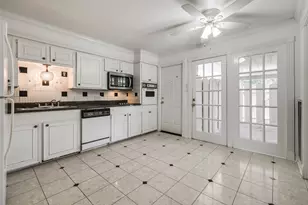 7225 Beechnut St, Houston, TX 77074 - Photo 3