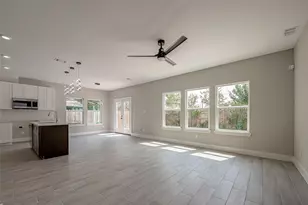 8128 Chateau St, Houston, TX 77028 - Photo 9