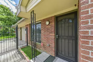 3700 Stassen St, Houston, TX 77051 - Photo 3