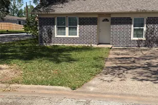 2501 Maple Ave, Liberty, TX 77575 - Photo 1