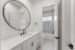 815B Lawrence St, Houston, TX 77007 - Photo 23