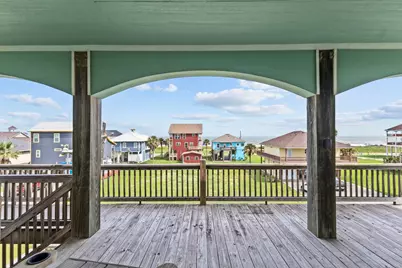 2929 Lakeside, Crystal Beach, TX 77650 - Photo 9