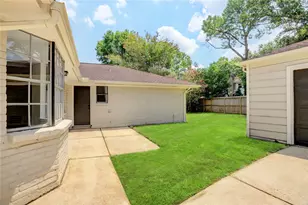 14035 Myrtlea Dr, Houston, TX 77079 - Photo 31