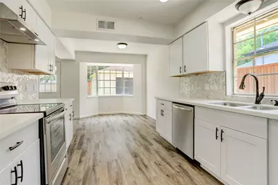 14035 Myrtlea Drive, Houston, TX 77079 - Photo 9