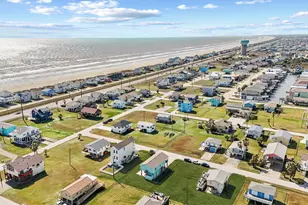 4215 Grayson Dr, Galveston, TX 77554 - Photo 39