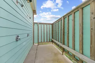 4215 Grayson Dr, Galveston, TX 77554 - Photo 33