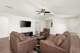 9719 Montana Sapphire Ln, Rosharon, TX 77583 - Photo 5