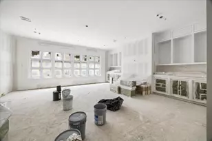 403 Trails Ct, Houston, TX 77024 - Photo 15