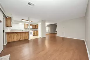 13603 Hollowgreen Dr, Houston, TX 77082 - Photo 9
