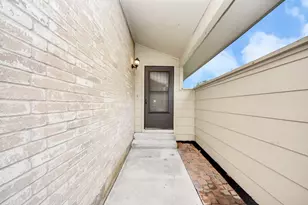 13603 Hollowgreen Dr, Houston, TX 77082 - Photo 3