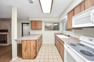 13603 Hollowgreen Dr, Houston, TX 77082 - Photo 11