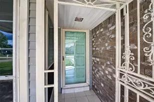 10523 Lands End Dr, Houston, TX 77099 - Photo 7