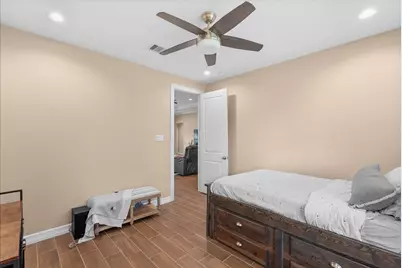 907 Oak Street, Anahuac, TX 77514 - Photo 29