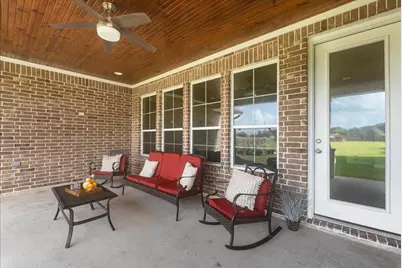 907 Oak Street, Anahuac, TX 77514 - Photo 39