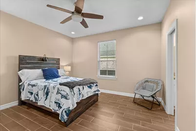 907 Oak Street, Anahuac, TX 77514 - Photo 35
