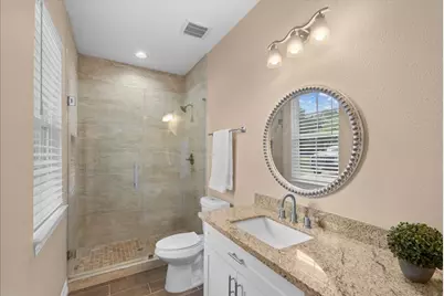907 Oak Street, Anahuac, TX 77514 - Photo 33