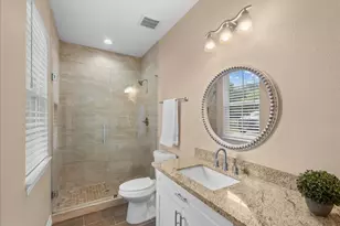 907 Oak St, Anahuac, TX 77514 - Photo 33