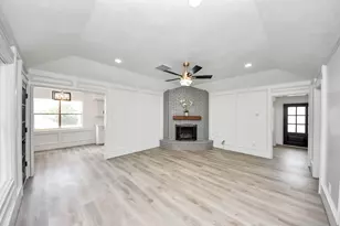 8126 Clover Gardens Dr, Houston, TX 77095 - Photo 11