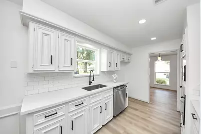 8126 Clover Gardens Drive, Houston, TX 77095 - Photo 17