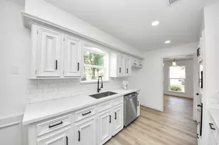 8126 Clover Gardens Dr, Houston, TX 77095 - Photo 17
