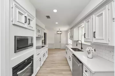 8126 Clover Gardens Drive, Houston, TX 77095 - Photo 21