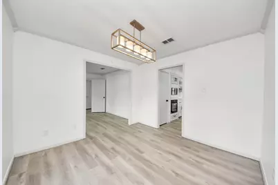 8126 Clover Gardens Drive, Houston, TX 77095 - Photo 7