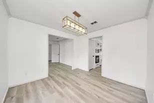 8126 Clover Gardens Dr, Houston, TX 77095 - Photo 7