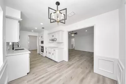 8126 Clover Gardens Drive, Houston, TX 77095 - Photo 13