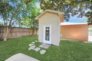8126 Clover Gardens Dr, Houston, TX 77095 - Photo 41
