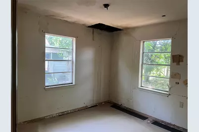 10338 Wiggins Street, Houston, TX 77029 - Photo 11