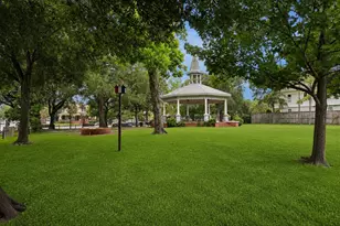 111 E 18th St, Houston, TX 77008 - Photo 43